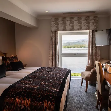 Wood Bay Hotel