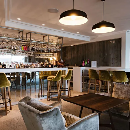 Wood Bay Hotel 4*