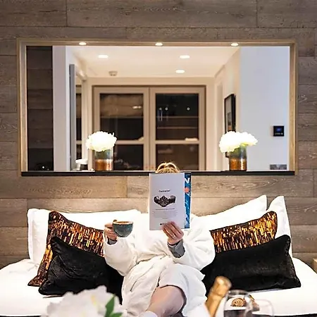 Wood Bay Hotel 4*