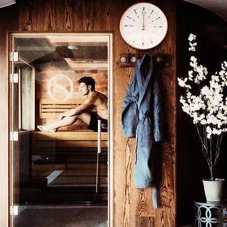 Hotel Wood Bay 4*