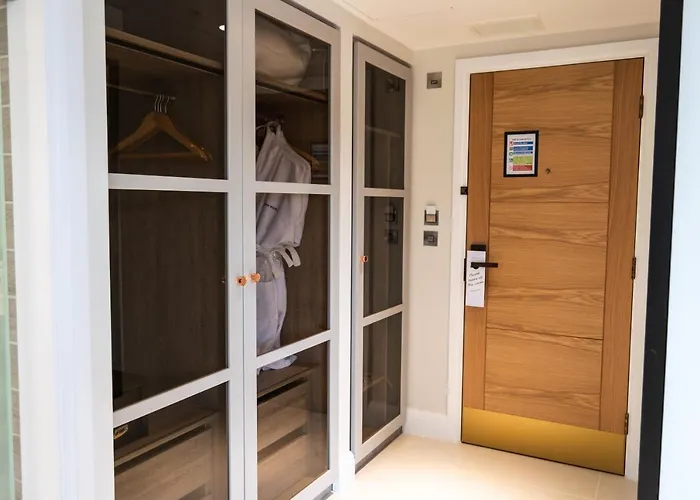 Wood Bay Hotel Windermere