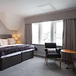 Hotel Wood Bay 4*