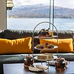 Wood Bay Hotel