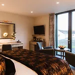 Wood Bay 4*